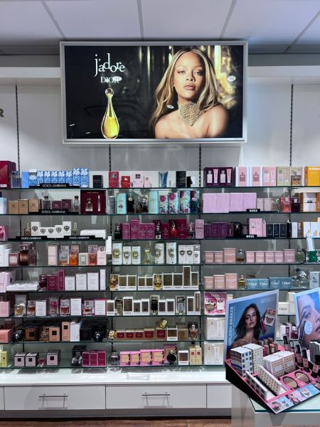Visual Merchandising POS Service Flächenmanagement Displays Handys