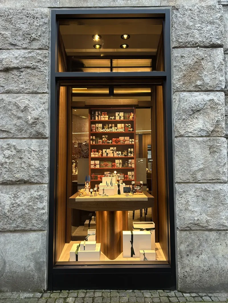 Visual Merchandising Schaufenstergestaltung displaybau und warenpräsentation pos service nrw